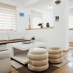 Ice Queen Vlasic Apartmanhotel