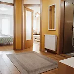 Ice Queen Vlasic Apartmanhotel 3*