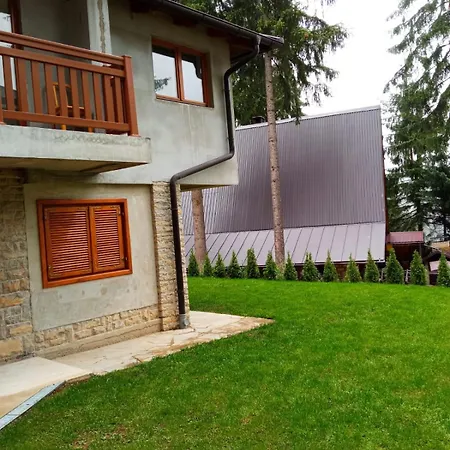 Ice Queen Vlasic Aparthotel 3*