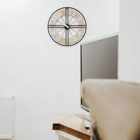 Ice Queen Vlasic Aparthotel Sisava