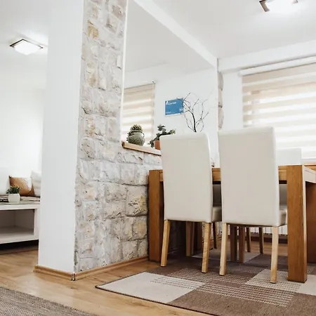 Ice Queen Vlasic Aparthotel