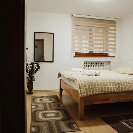 Ice Queen Vlasic Aparthotel 3*