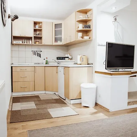 Ice Queen Vlasic Aparthotel