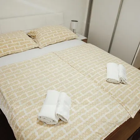 Ice Queen Vlasic Aparthotel 3*