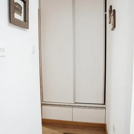 Ice Queen Vlasic 3* Sisava