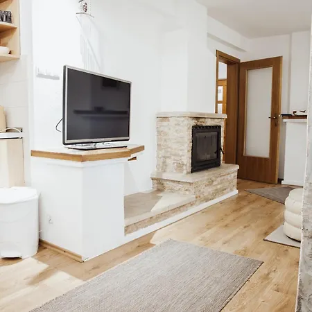 Aparthotel Ice Queen Vlasic Sisava