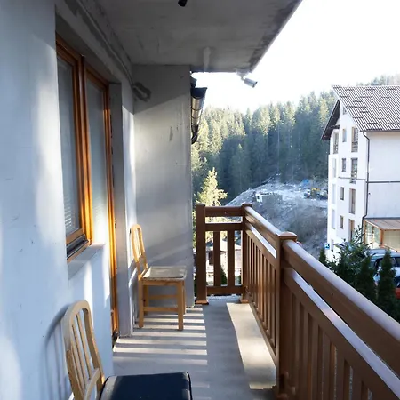 Ice Queen Vlasic Aparthotel Sisava