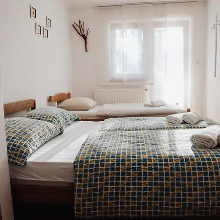 Ice Queen Vlasic Sisava