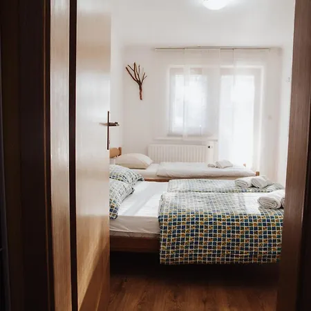 Ice Queen Vlasic 3* Sisava