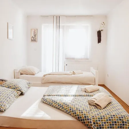 Ice Queen Vlasic 3* Sisava