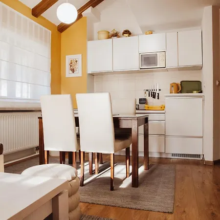 Ice Queen Vlasic Aparthotel 3*