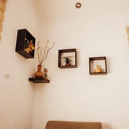 Ice Queen Vlasic Sisava