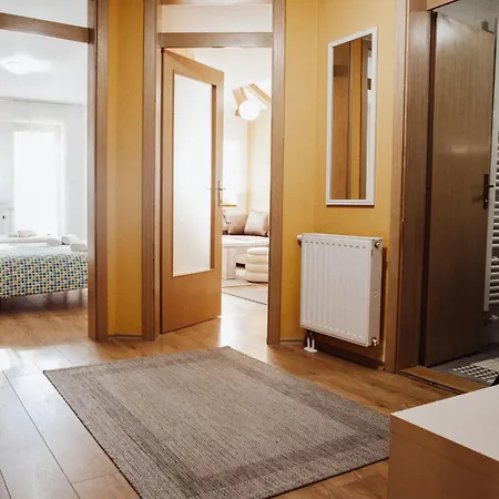 Ice Queen Vlasic Aparthotel 3*